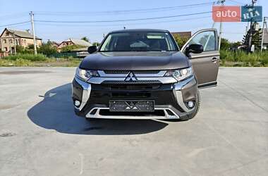 Mitsubishi Outlander 2020