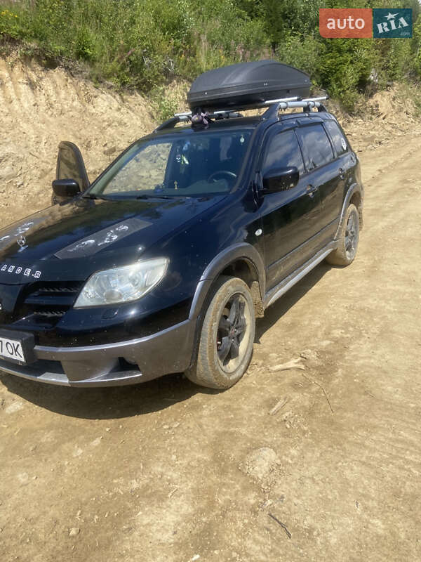 Внедорожник / Кроссовер Mitsubishi Outlander 2005 в Сколе