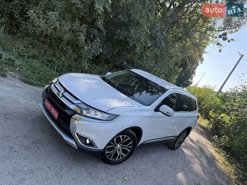 Mitsubishi Outlander 2016
