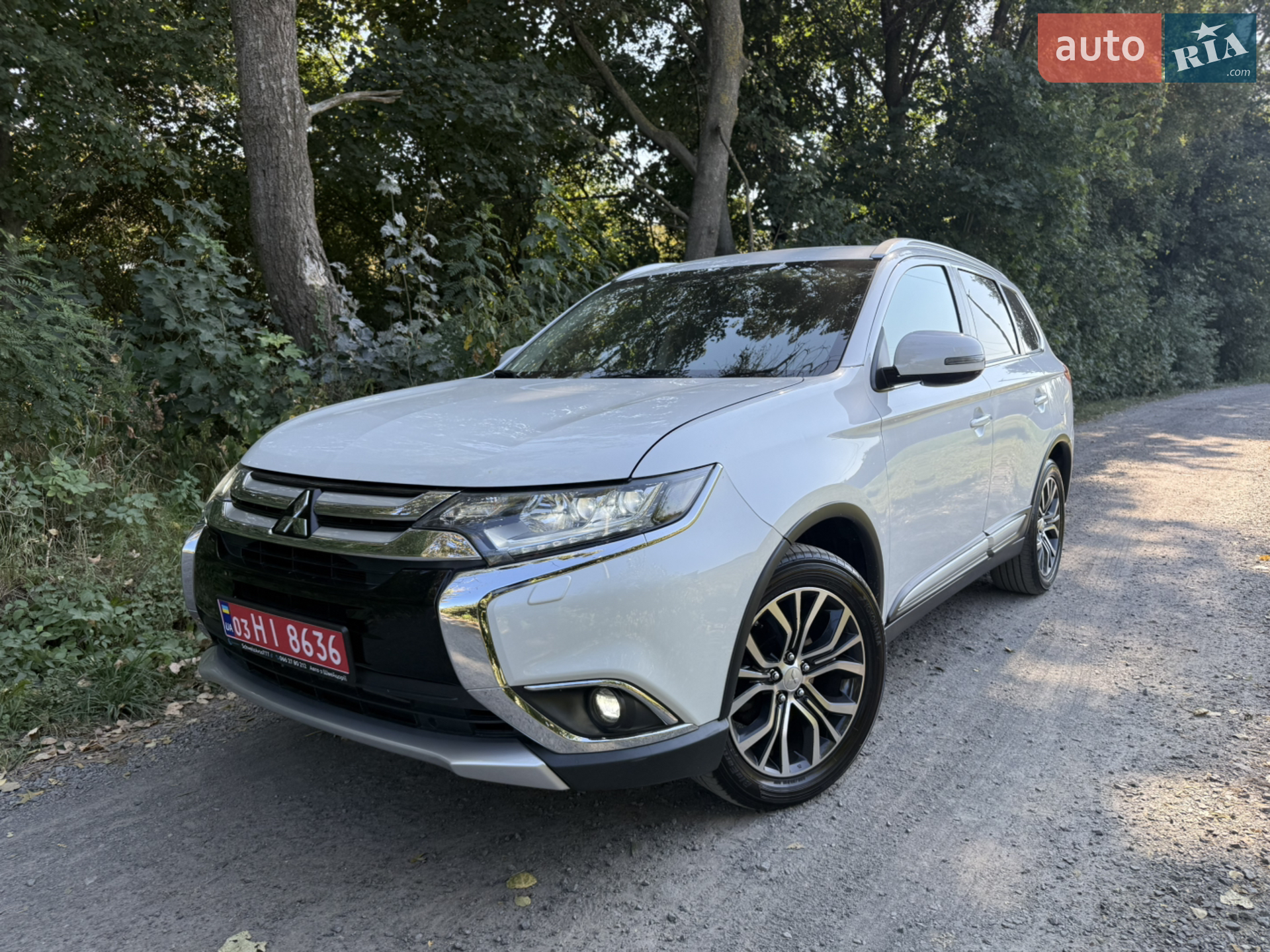 2016 Mitsubishi Outlander - мініатюра 16