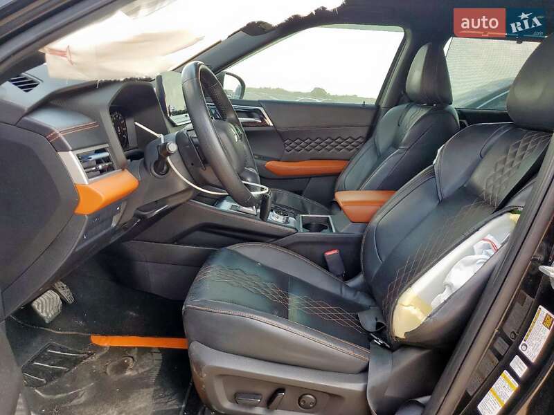 Внедорожник / Кроссовер Mitsubishi Outlander 2022 в Киеве