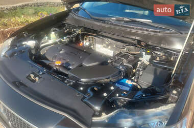 Внедорожник / Кроссовер Mitsubishi Outlander 2012 в 