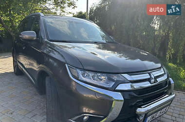 Внедорожник / Кроссовер Mitsubishi Outlander 2016 в Радивилове