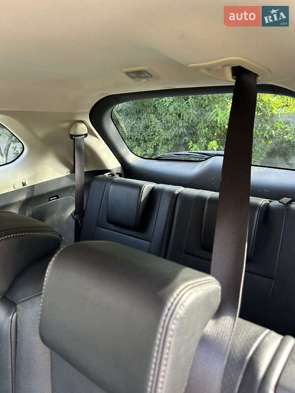 Позашляховик / Кросовер Mitsubishi Outlander 2016 в Радивиліві