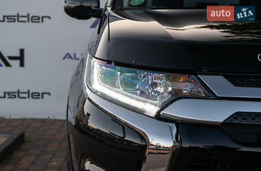 Внедорожник / Кроссовер Mitsubishi Outlander 2018 в 