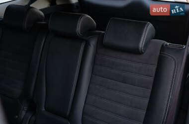 Внедорожник / Кроссовер Mitsubishi Outlander 2018 в 