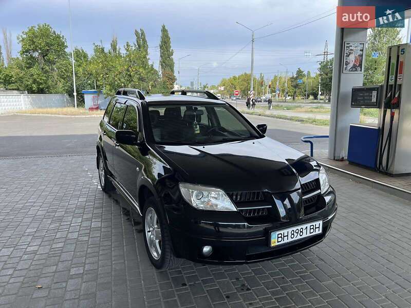 Внедорожник / Кроссовер Mitsubishi Outlander 2007 в Николаеве