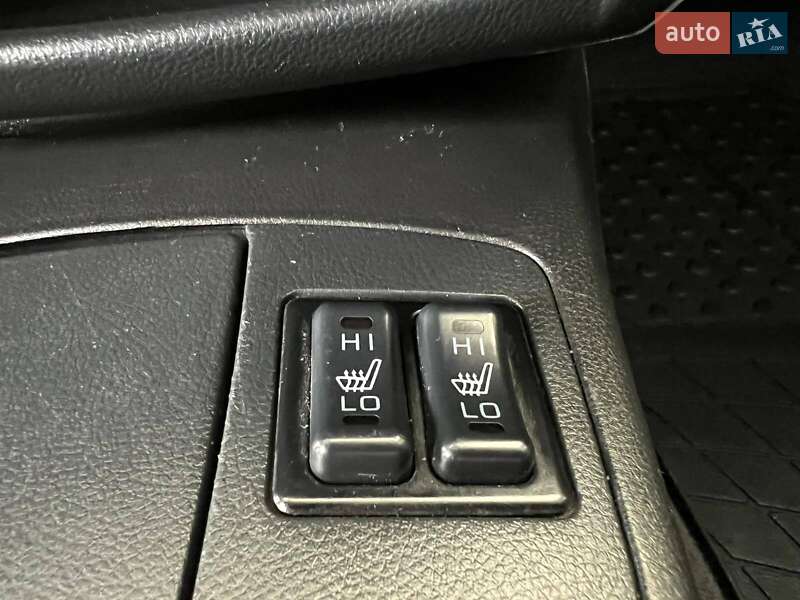Внедорожник / Кроссовер Mitsubishi Outlander 2007 в Николаеве