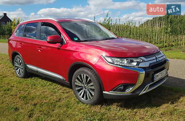 Mitsubishi Outlander 2020