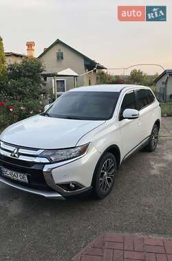 Mitsubishi Outlander 2015