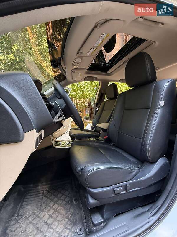 Позашляховик / Кросовер Mitsubishi Outlander 2017 в Бершаді