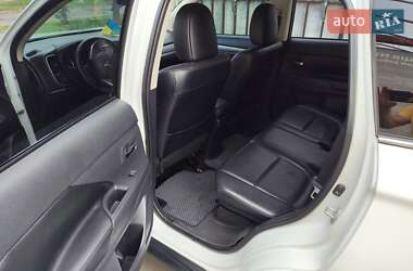 Внедорожник / Кроссовер Mitsubishi Outlander 2014 в 