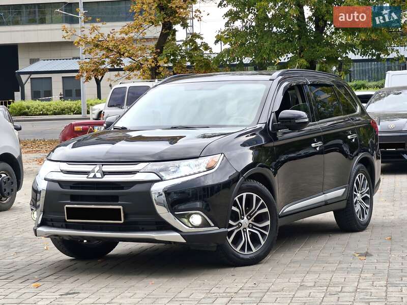 Внедорожник / Кроссовер Mitsubishi Outlander 2016 в Днепре