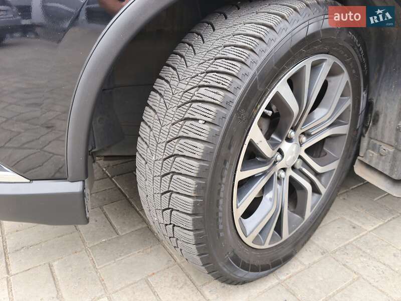 Внедорожник / Кроссовер Mitsubishi Outlander 2016 в Днепре