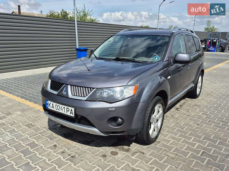 Внедорожник / Кроссовер Mitsubishi Outlander 2008 в 