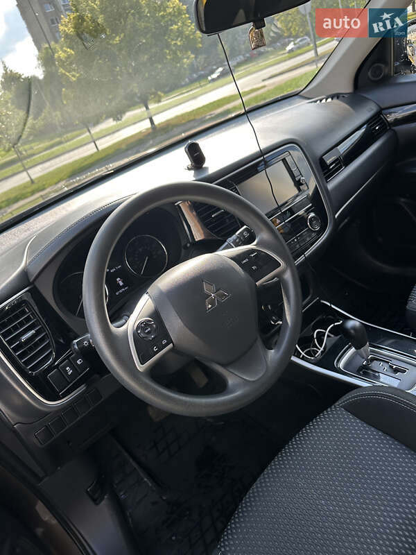 Внедорожник / Кроссовер Mitsubishi Outlander 2018 в Днепре