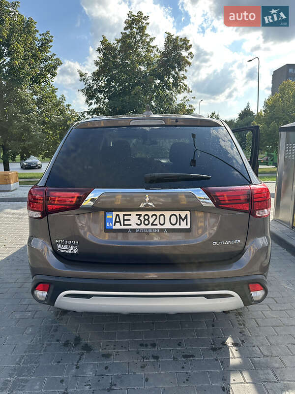 Внедорожник / Кроссовер Mitsubishi Outlander 2018 в Днепре