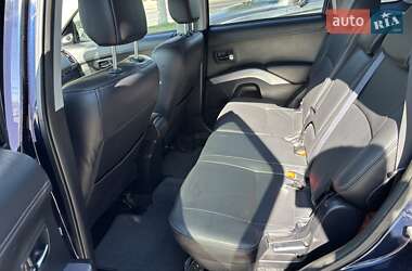 Внедорожник / Кроссовер Mitsubishi Outlander 2010 в 