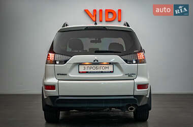 Внедорожник / Кроссовер Mitsubishi Outlander 2012 в 