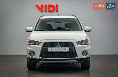 Внедорожник / Кроссовер Mitsubishi Outlander 2012 в 