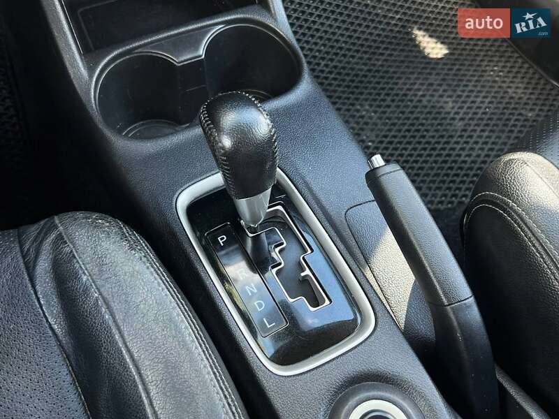 Внедорожник / Кроссовер Mitsubishi Outlander 2013 в Киеве
