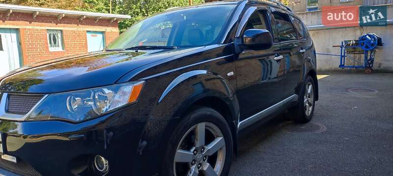 Позашляховик / Кросовер Mitsubishi Outlander 2008 в Києві