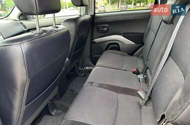 Внедорожник / Кроссовер Mitsubishi Outlander 2011 в 