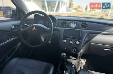 Внедорожник / Кроссовер Mitsubishi Outlander 2008 в 