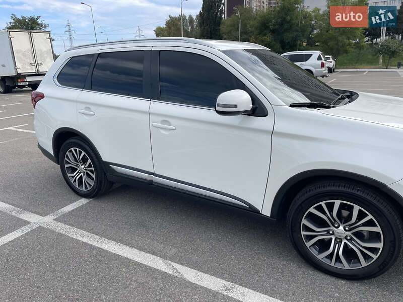 Позашляховик / Кросовер Mitsubishi Outlander 2017 в Києві фото 10 Позашляховик / Кросовер Mitsubishi Outlander 2017 в Києві
