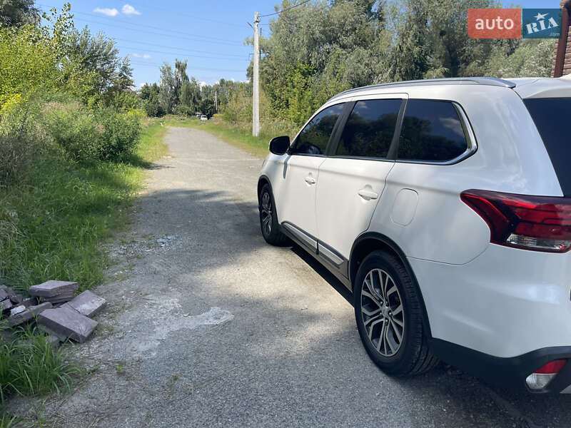 Позашляховик / Кросовер Mitsubishi Outlander 2017 в Києві фото 31 Позашляховик / Кросовер Mitsubishi Outlander 2017 в Києві