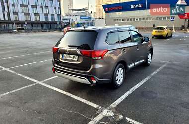 Mitsubishi Outlander 2021