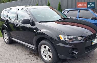 Внедорожник / Кроссовер Mitsubishi Outlander 2012 в 