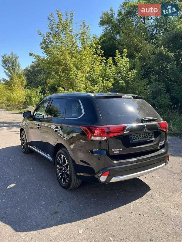 Позашляховик / Кросовер Mitsubishi Outlander 2018 в Глухові