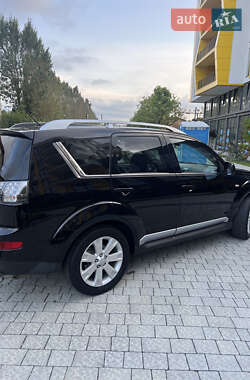 Внедорожник / Кроссовер Mitsubishi Outlander 2009 в 