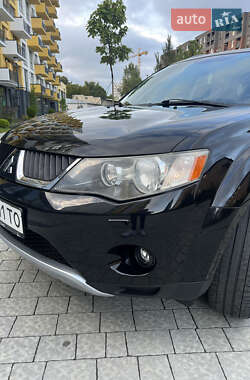Внедорожник / Кроссовер Mitsubishi Outlander 2009 в 
