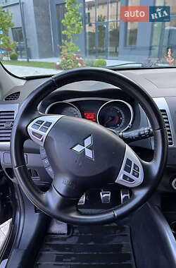 Внедорожник / Кроссовер Mitsubishi Outlander 2009 в 