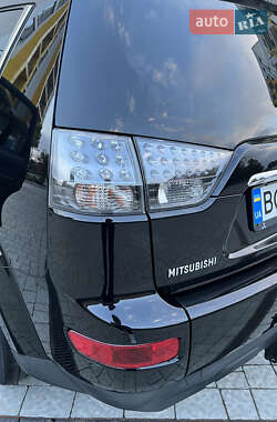 Внедорожник / Кроссовер Mitsubishi Outlander 2009 в 