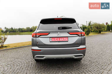 Внедорожник / Кроссовер Mitsubishi Outlander 2021 в 