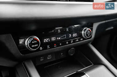 Внедорожник / Кроссовер Mitsubishi Outlander 2021 в 