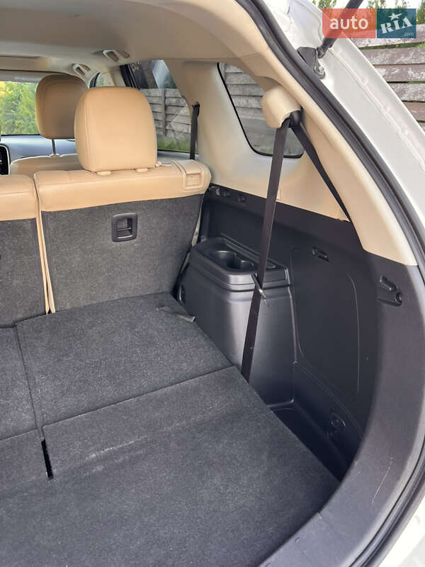 Позашляховик / Кросовер Mitsubishi Outlander 2015 в Хмельницькому