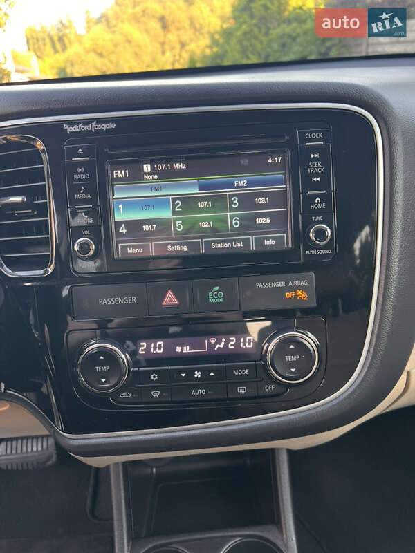 Позашляховик / Кросовер Mitsubishi Outlander 2015 в Хмельницькому