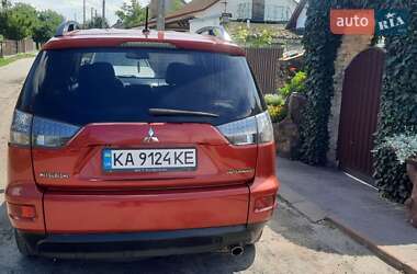 Позашляховик / Кросовер Mitsubishi Outlander 2012 в 
