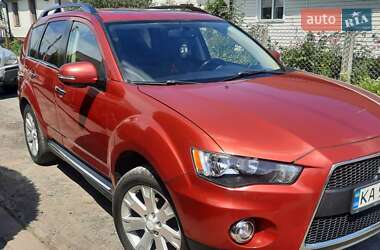 Позашляховик / Кросовер Mitsubishi Outlander 2012 в 