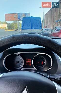 Внедорожник / Кроссовер Mitsubishi Outlander 2008 в 