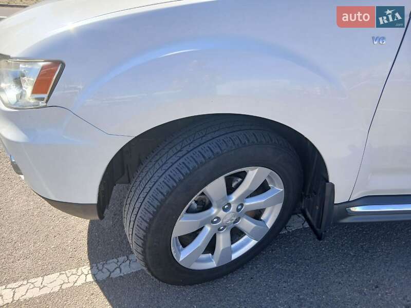 Внедорожник / Кроссовер Mitsubishi Outlander 2010 в Николаеве