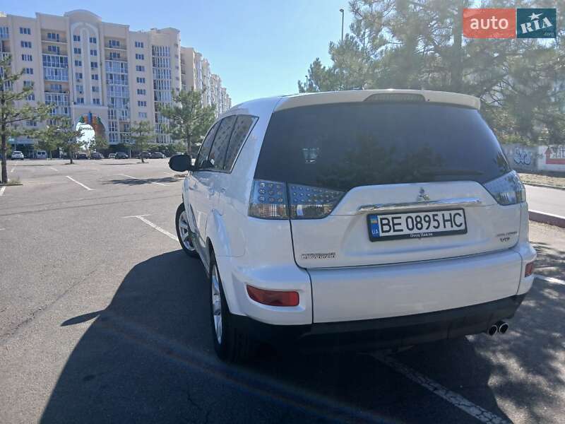 Внедорожник / Кроссовер Mitsubishi Outlander 2010 в Николаеве