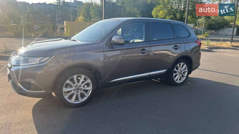 Внедорожник / Кроссовер Mitsubishi Outlander 2021 в Днепре