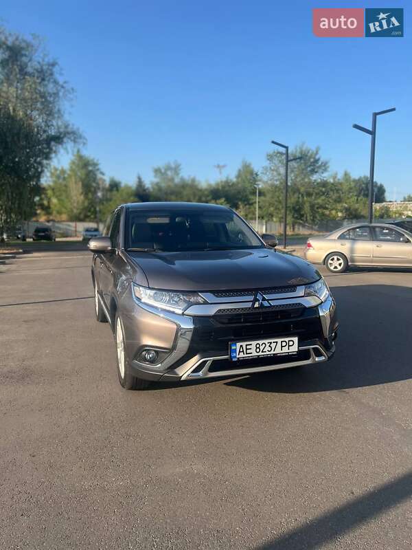 Внедорожник / Кроссовер Mitsubishi Outlander 2021 в Днепре