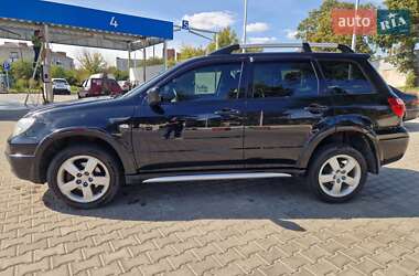 Внедорожник / Кроссовер Mitsubishi Outlander 2005 в 