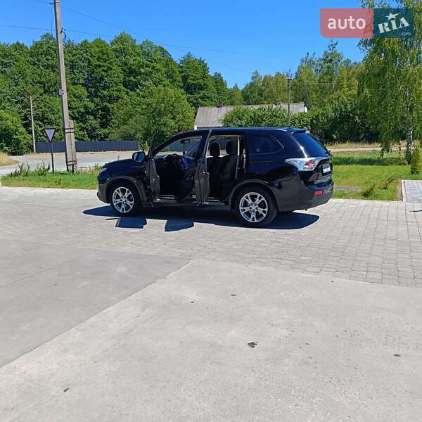 Позашляховик / Кросовер Mitsubishi Outlander 2014 в Житомирі